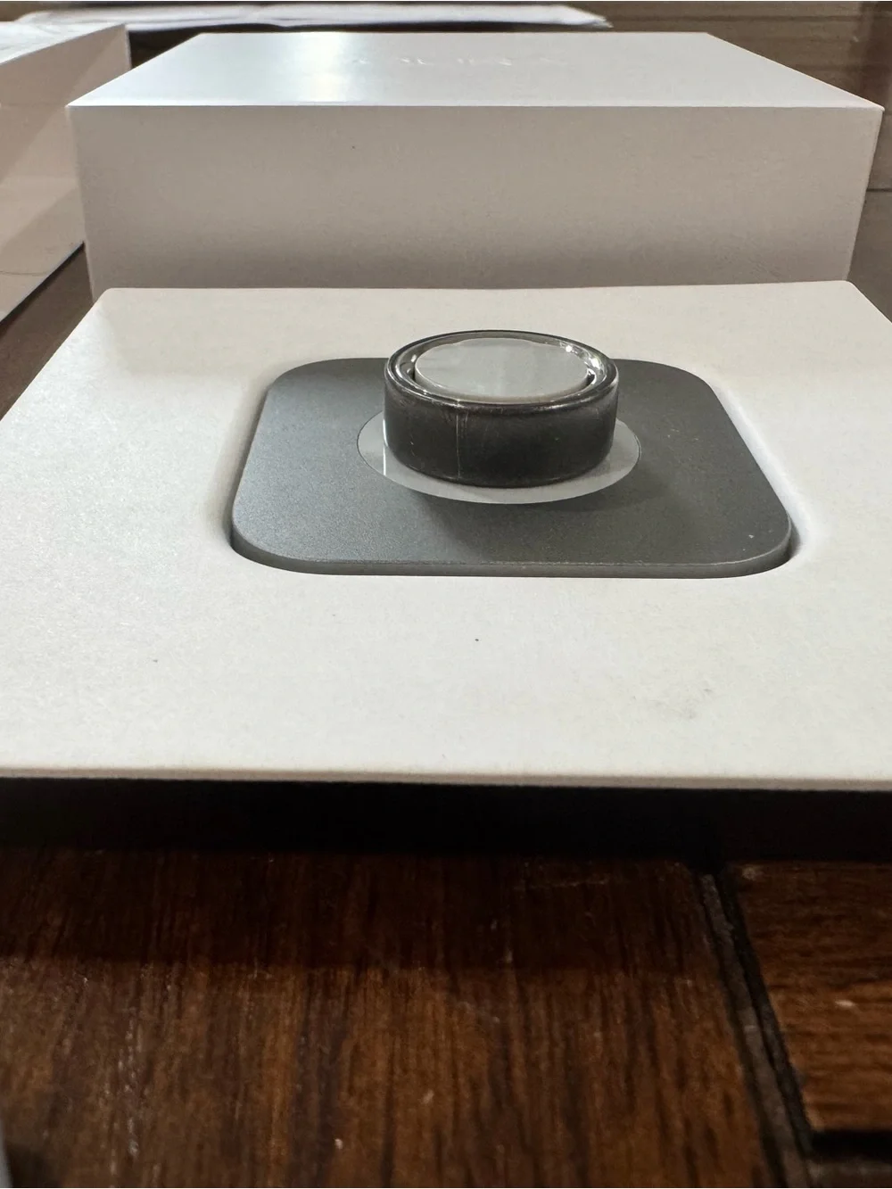 Oura Ring 4 Size 7 Stealth with Charger Dock